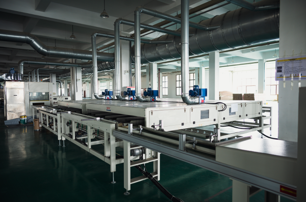 星月安(an)防金華生(sheng)産(chan)基地屋頂光伏髮(fa)電(dian)項(xiang)目(mu)竣工(gong)